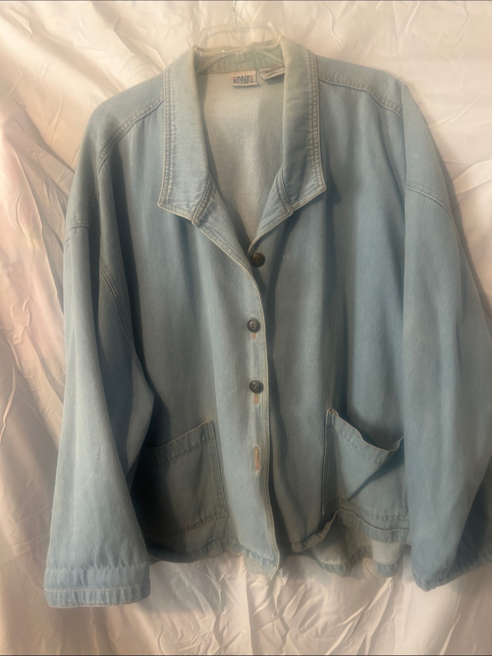 Vintage-Inspired Light Blue Denim Jacket for Women
